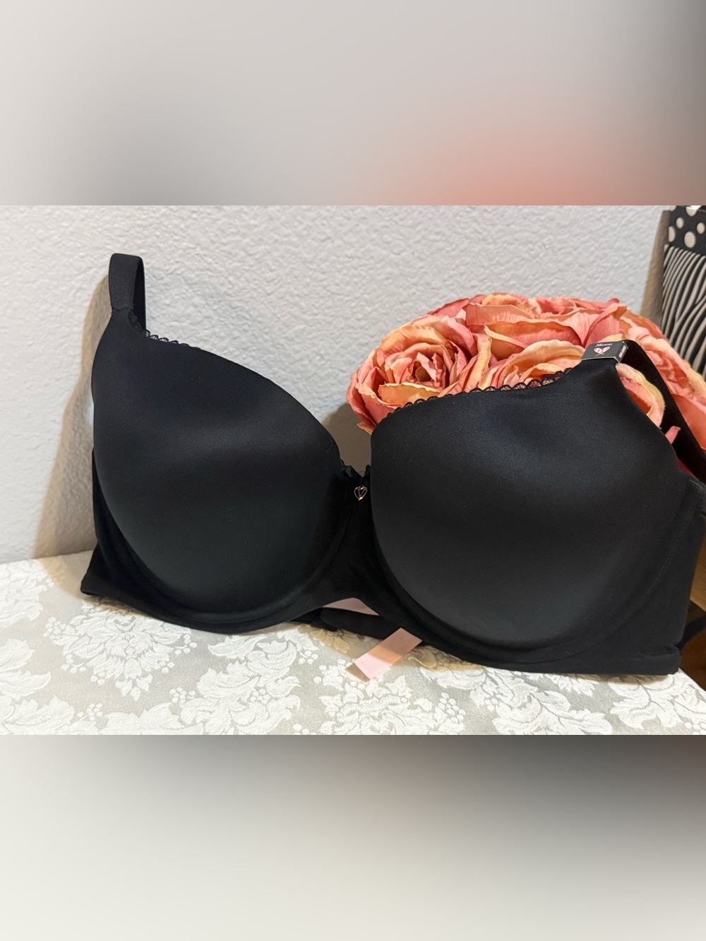 Victoria’s Secret Bra Black Body by Victoria Lightly Lined 38DDD NWT
